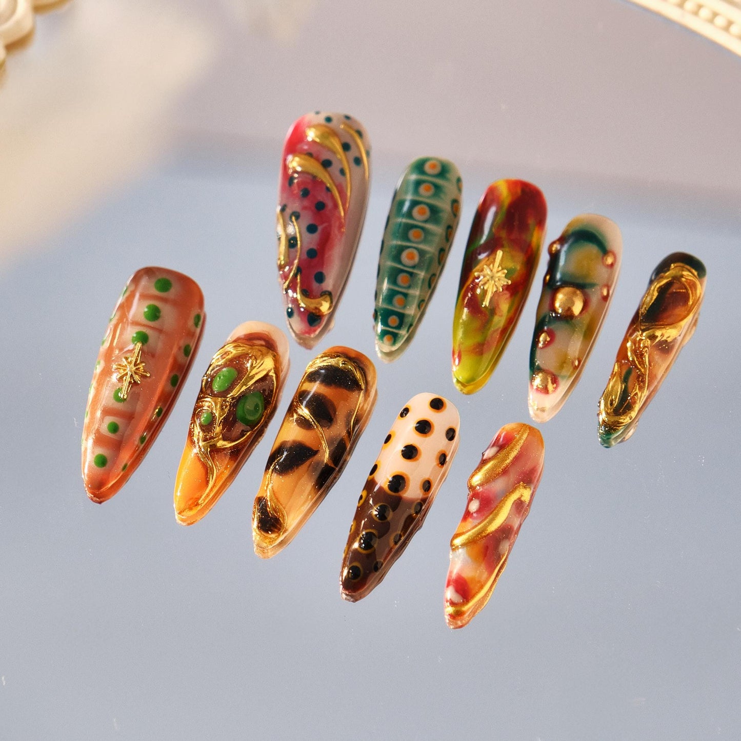 Custom Press-On Nails with Personalized Flair