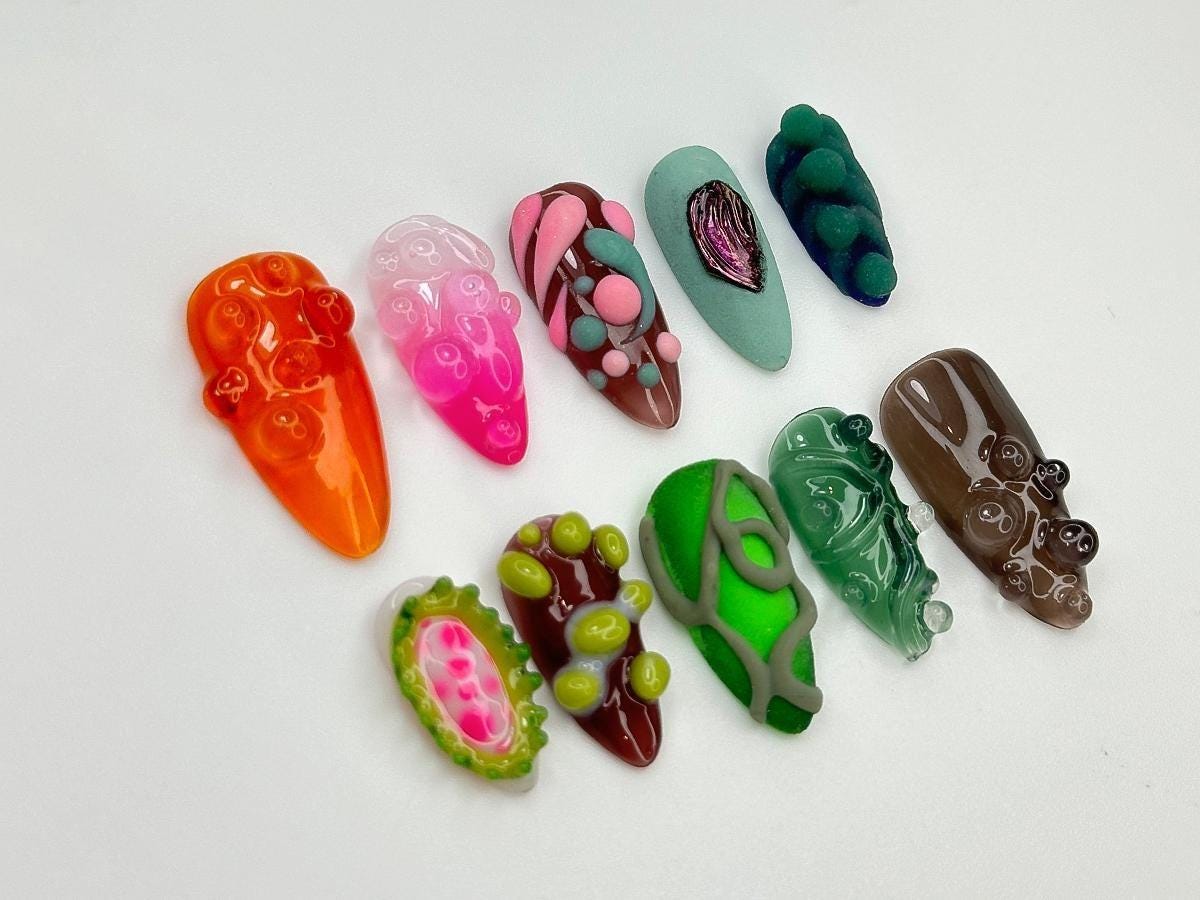 Vivid Bubble 3D Press On Nail Set