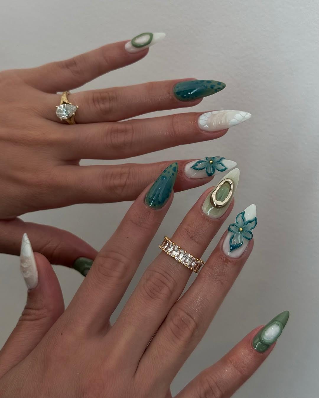 Elegant Green Marble Floral Press On Nails