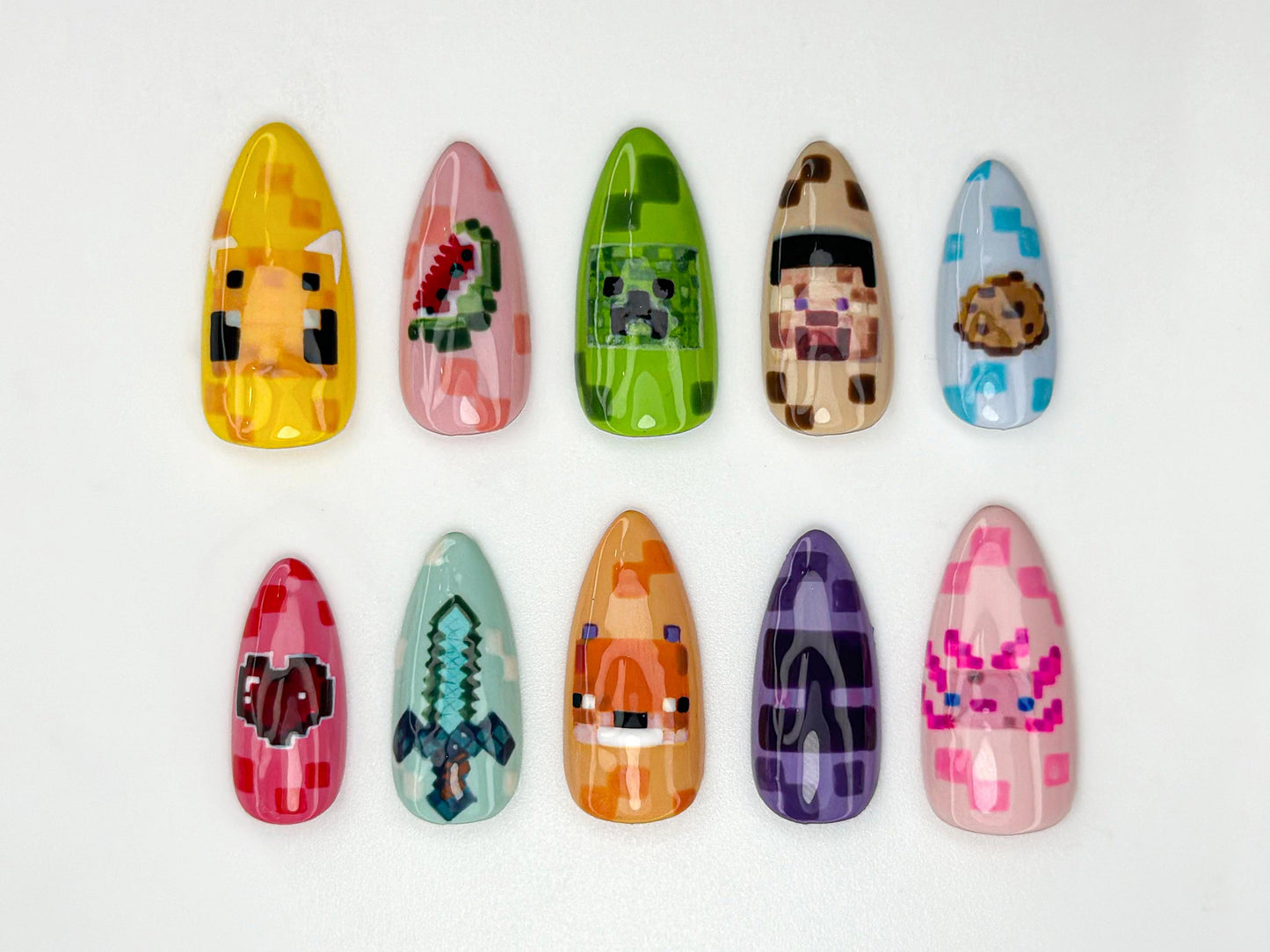 Stunning Minecraft-Inspired Nail Art Set - Unique Pixel Designs
