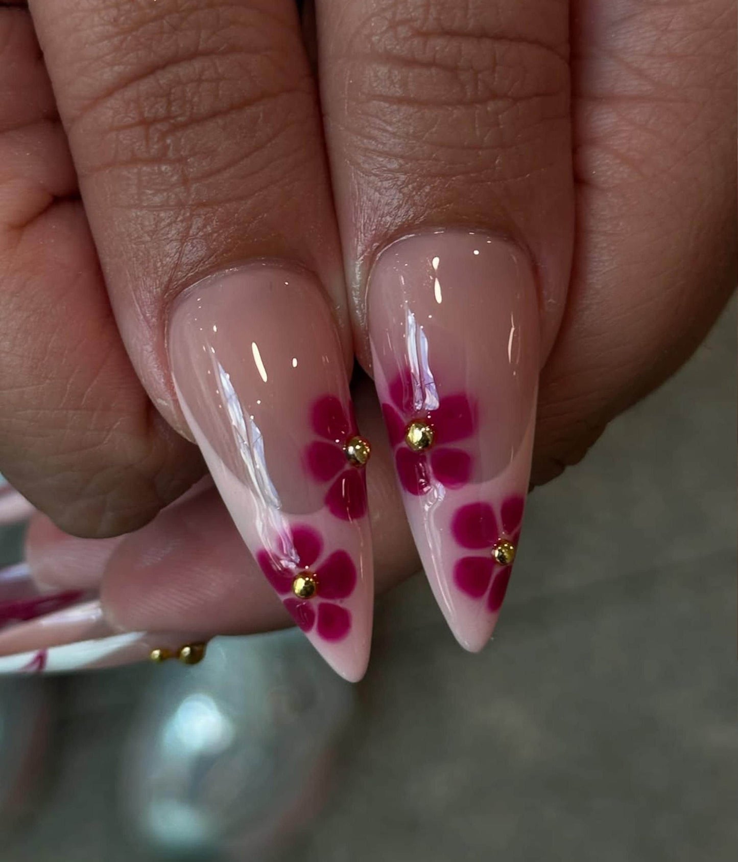 3D Pink Flower Press-On Nails with Pearl Accents.