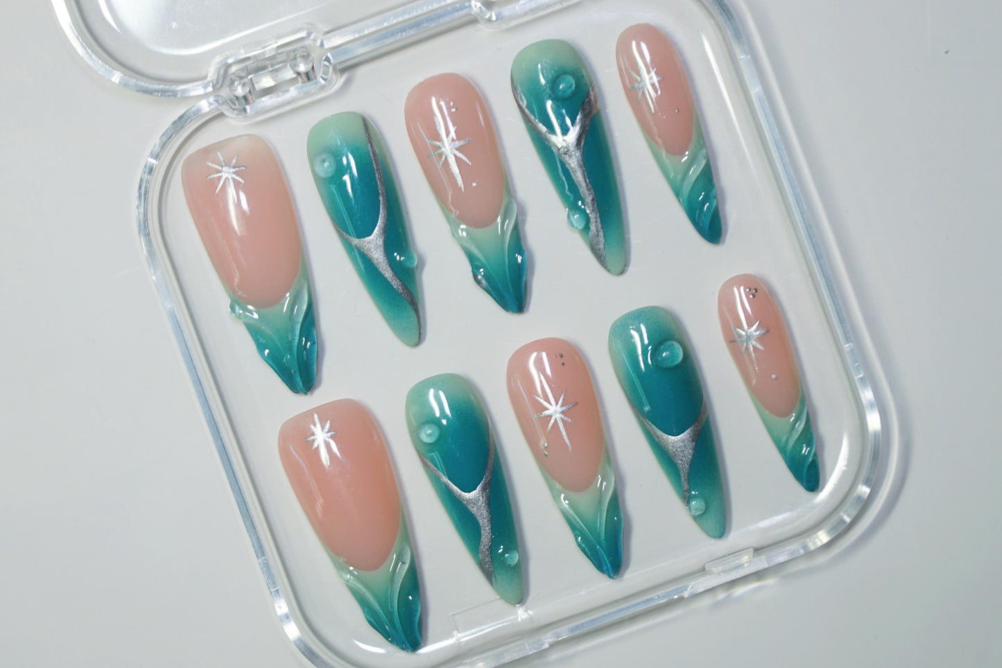 Water Droplet Press-On Nails with Refreshing Charm