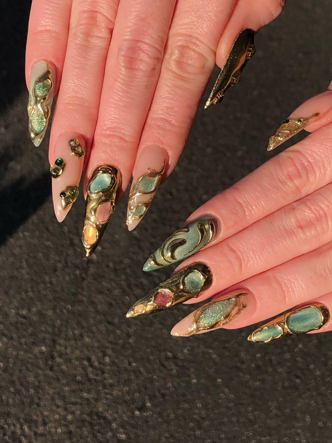 Emerald Gold Armor Press On Nails – Luxe 3D Gemstone Art