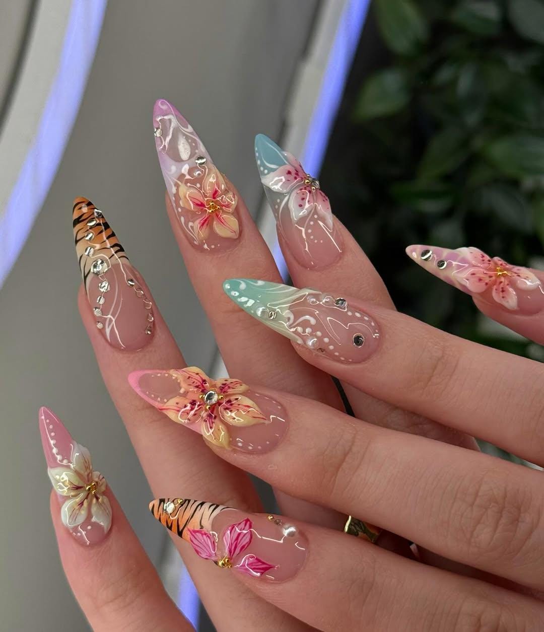 Vibrant 3D Floral Press-On Nails, Tiger Set
