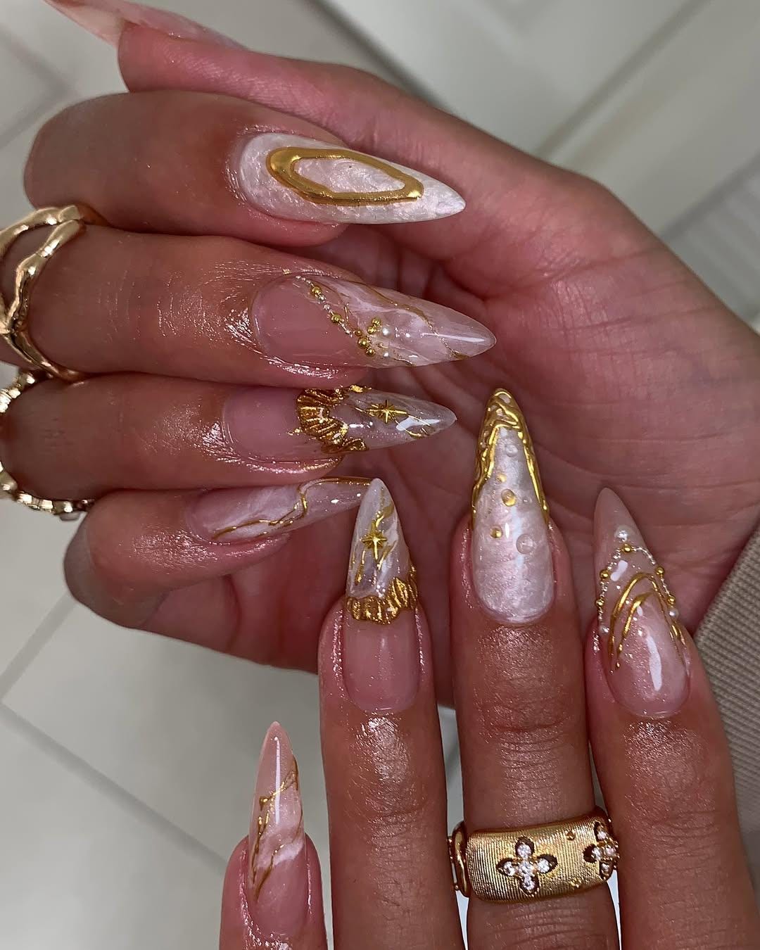 Celestial Gold Pearl Press On Nails – 3D Shell and Star Design