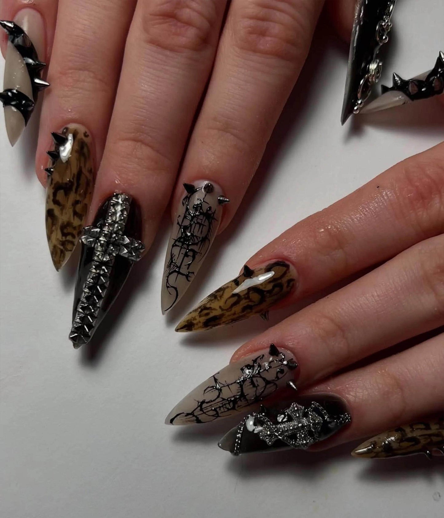 Stunning Leopard Spiked Nails - Edgy Nail Art Set