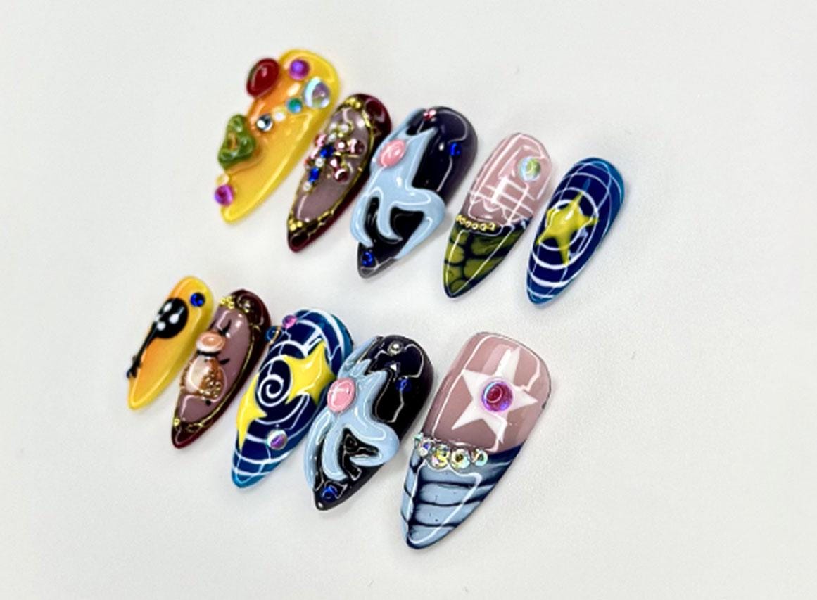 Retro Futuristic Star Art Press On Nails