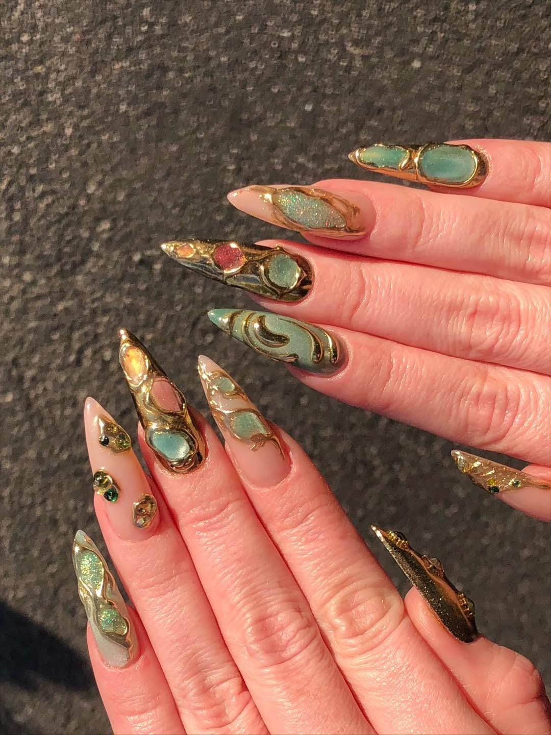 Emerald Gold Armor Press On Nails – Luxe 3D Gemstone Art