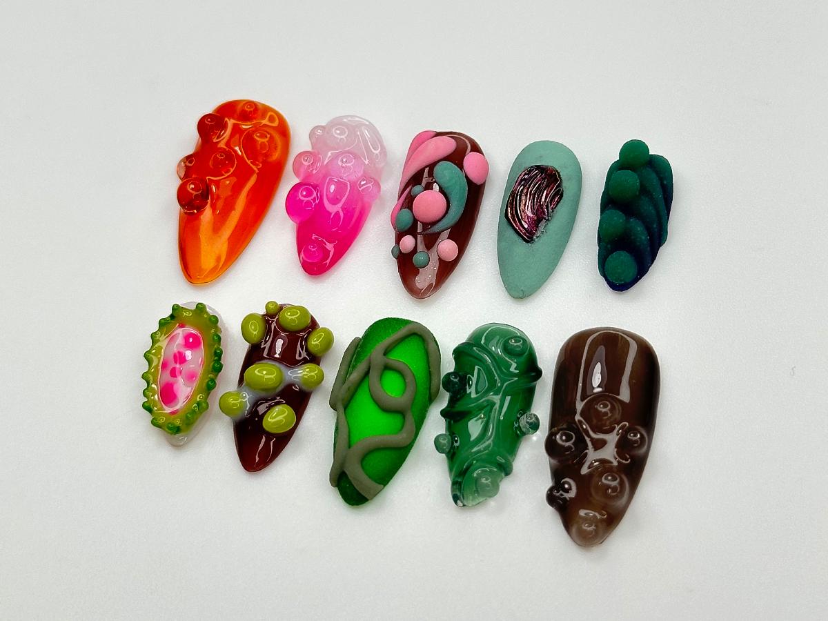 Vivid Bubble 3D Press On Nail Set