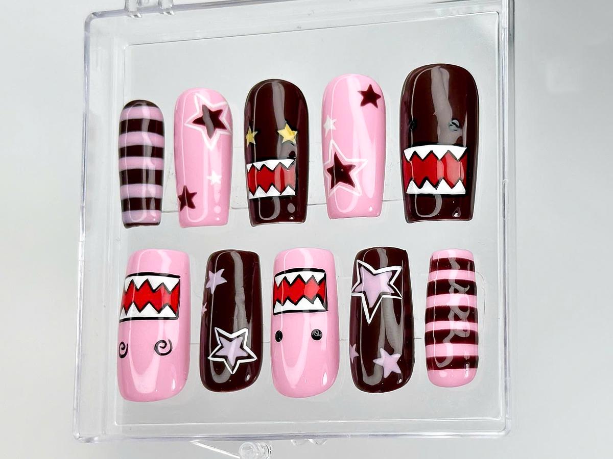 Bold Monster Pink Star Press-On Nail Set.