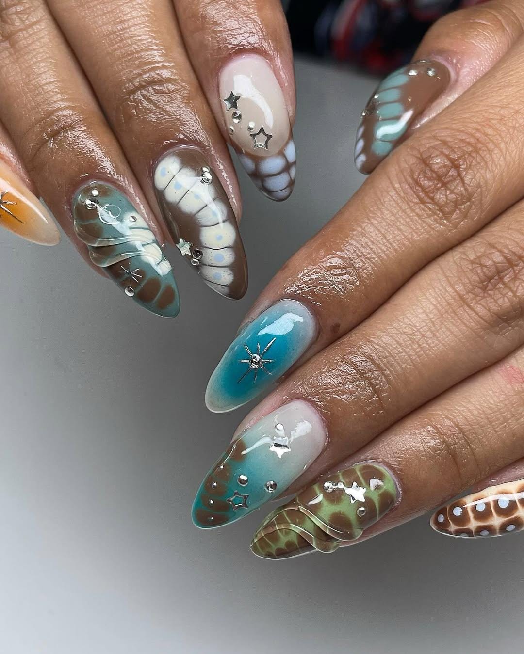 Ocean Shell Glow Gradient Press On Nails Set