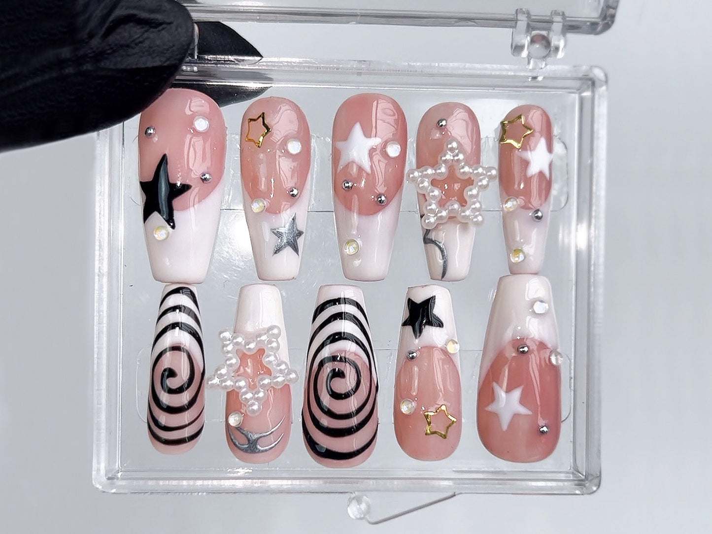 Pink Press-On Nails with Soft Elegance.