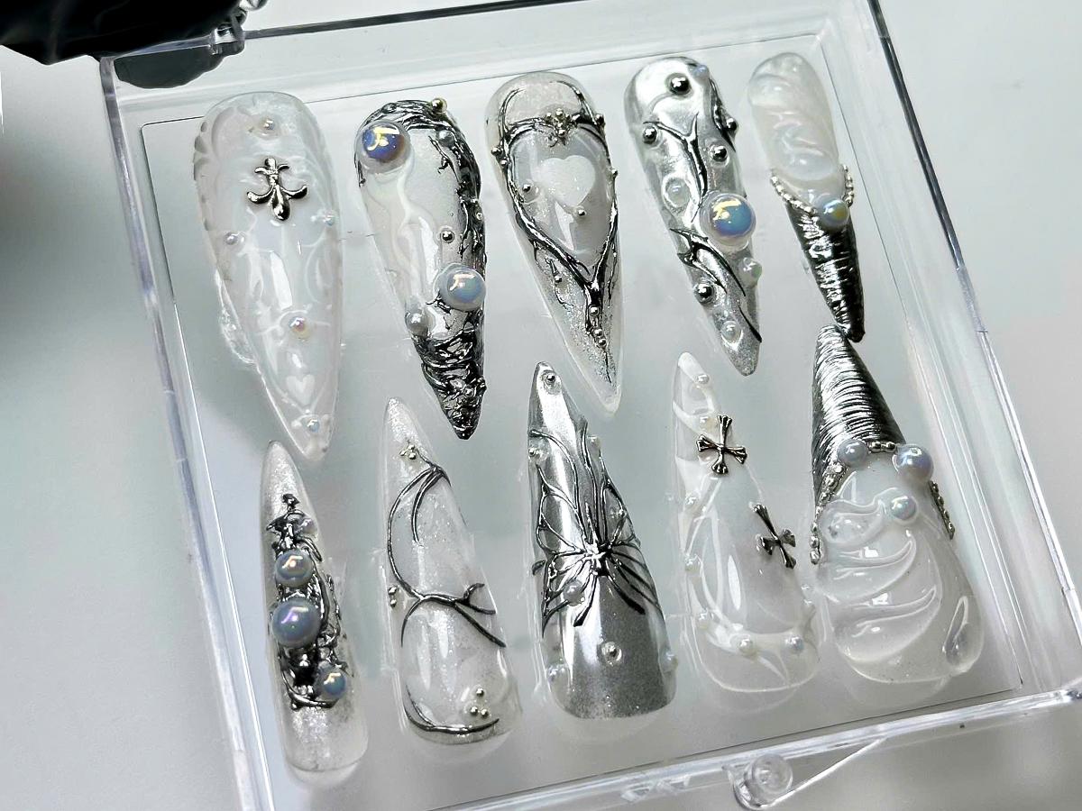 Silver Gothic Pearl Nails Elegant 3D Design