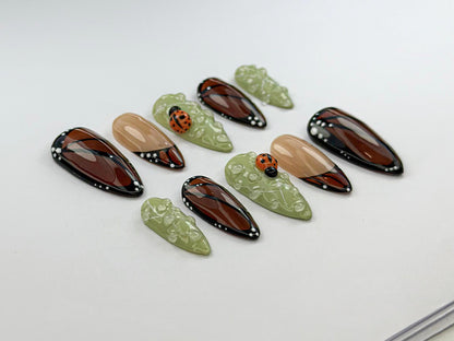 Vibrant Butterfly Nail Art Set - Trendy & Unique Design