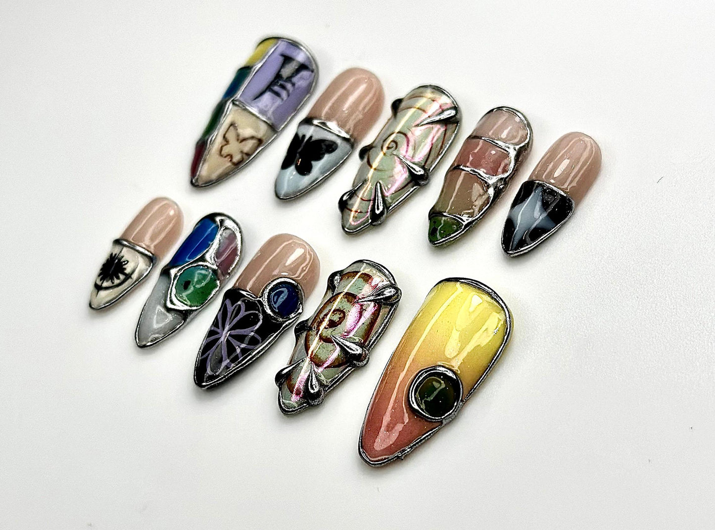 Modern Abstract Press On Nails with Outlines