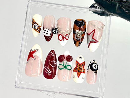 Bold Leopard Star Chain Press-On Nail Set.