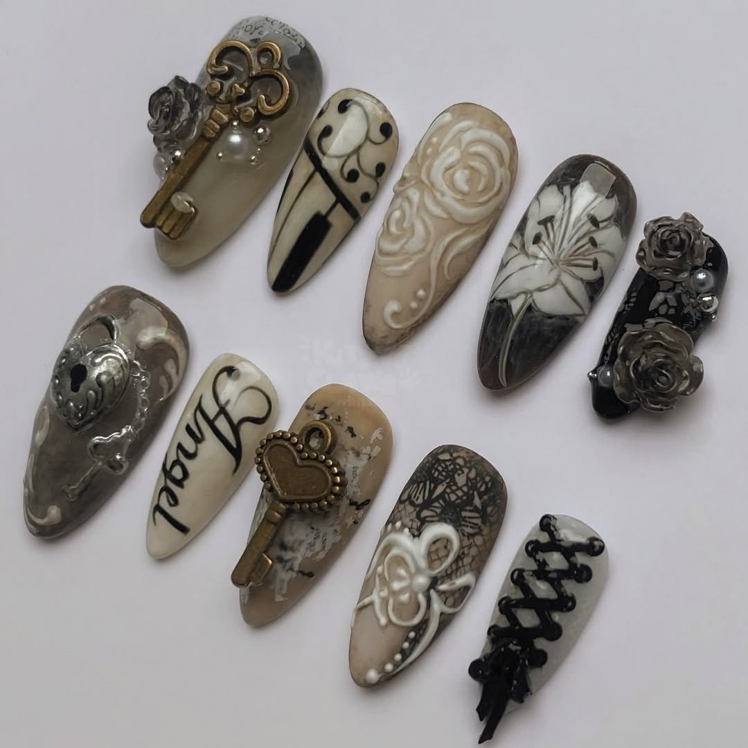 Vintage Angel Press-On Nails with Roses, Keys, and Lace Details