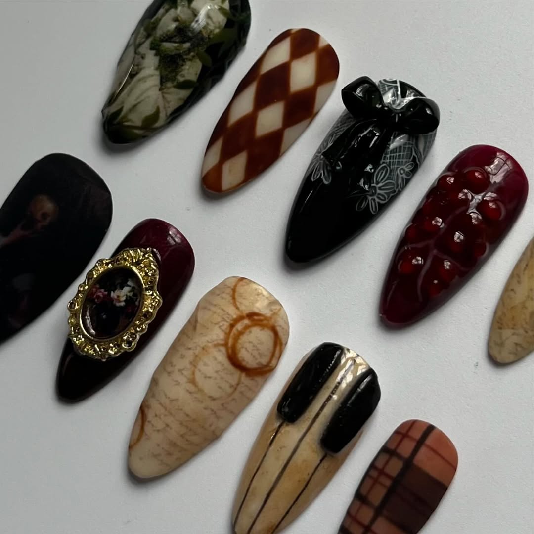 Baroque Mystery 3D Press On Nails with Vintage Art and Classical Accents