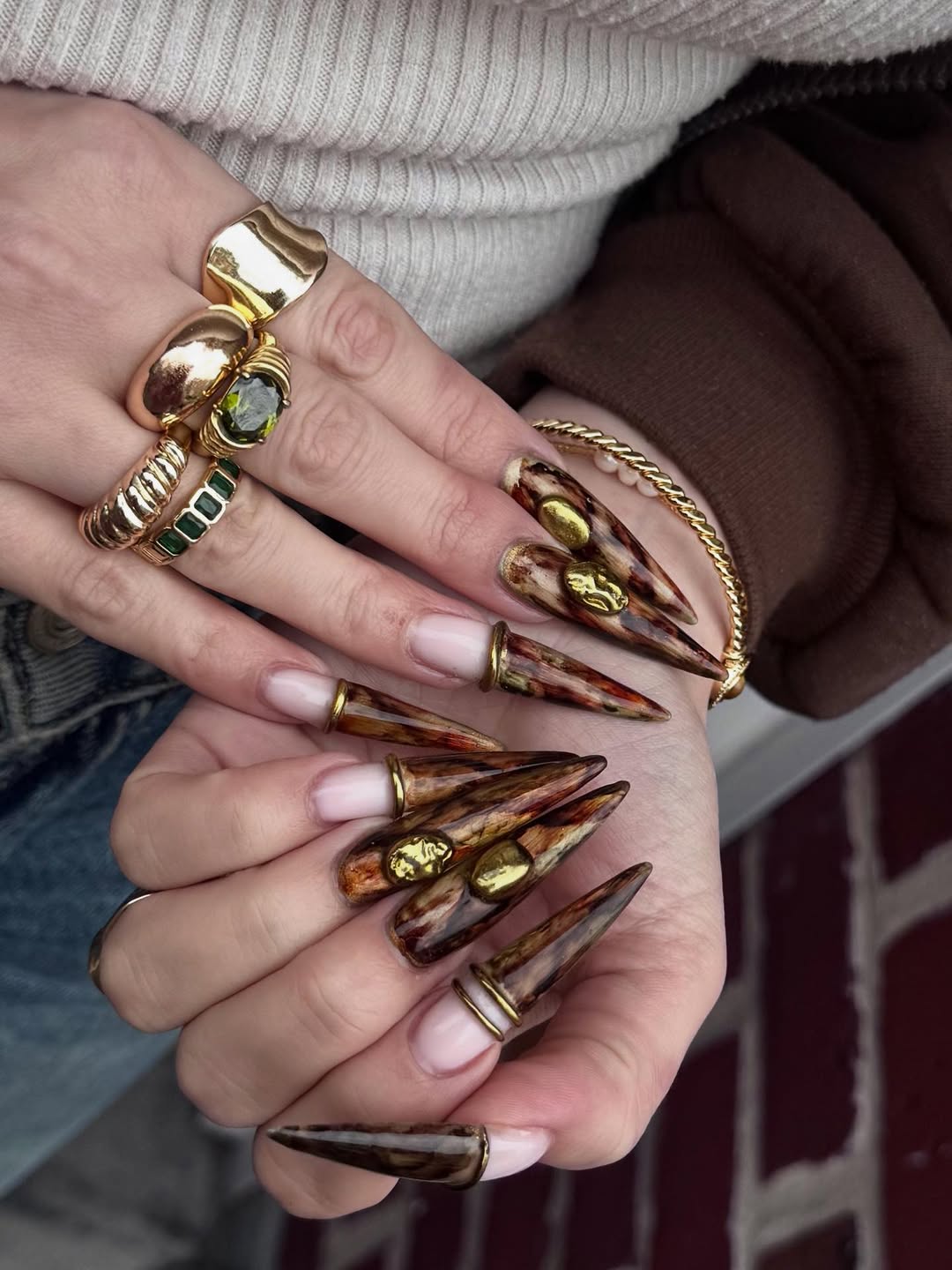 Brown Marble Gold Accent Stiletto Press On Nail Set