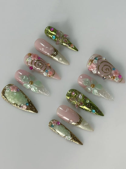 Luxury Vintage Floral Fairy Core Gold Stiletto Press On Nails