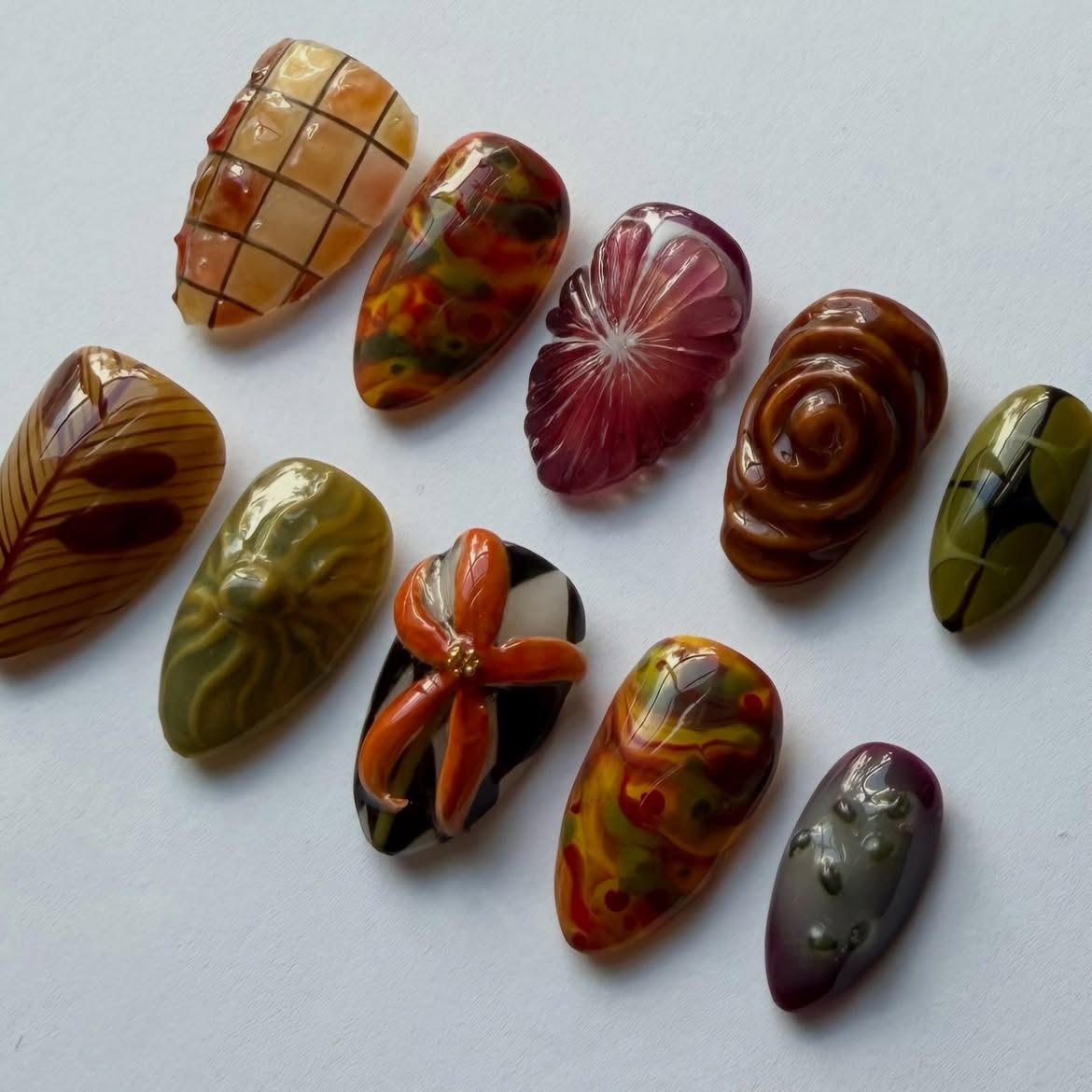 Retro Abstract Floral Handmade Artistic Press On Nail Set