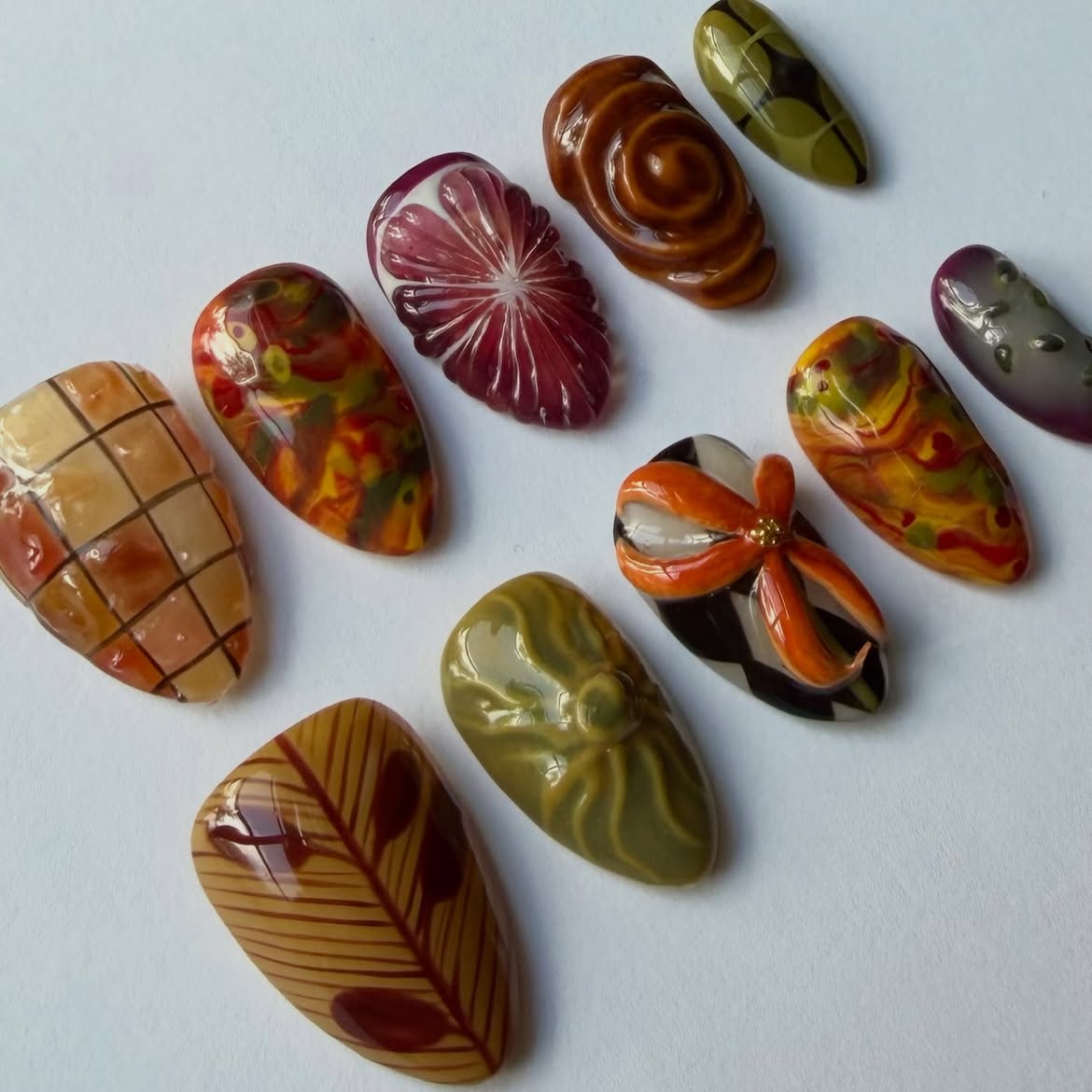 Retro Abstract Floral Handmade Artistic Press On Nail Set
