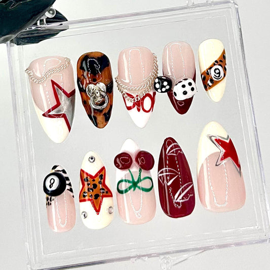 Bold Leopard Star Chain Press-On Nail Set.
