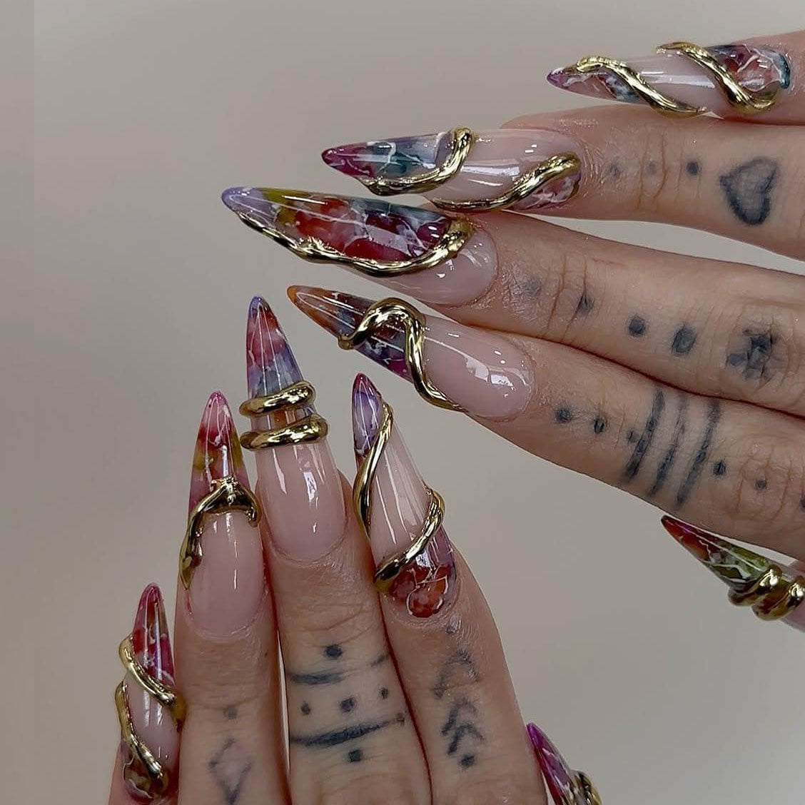 Gold Swirl Abstract Glass Press On Nails