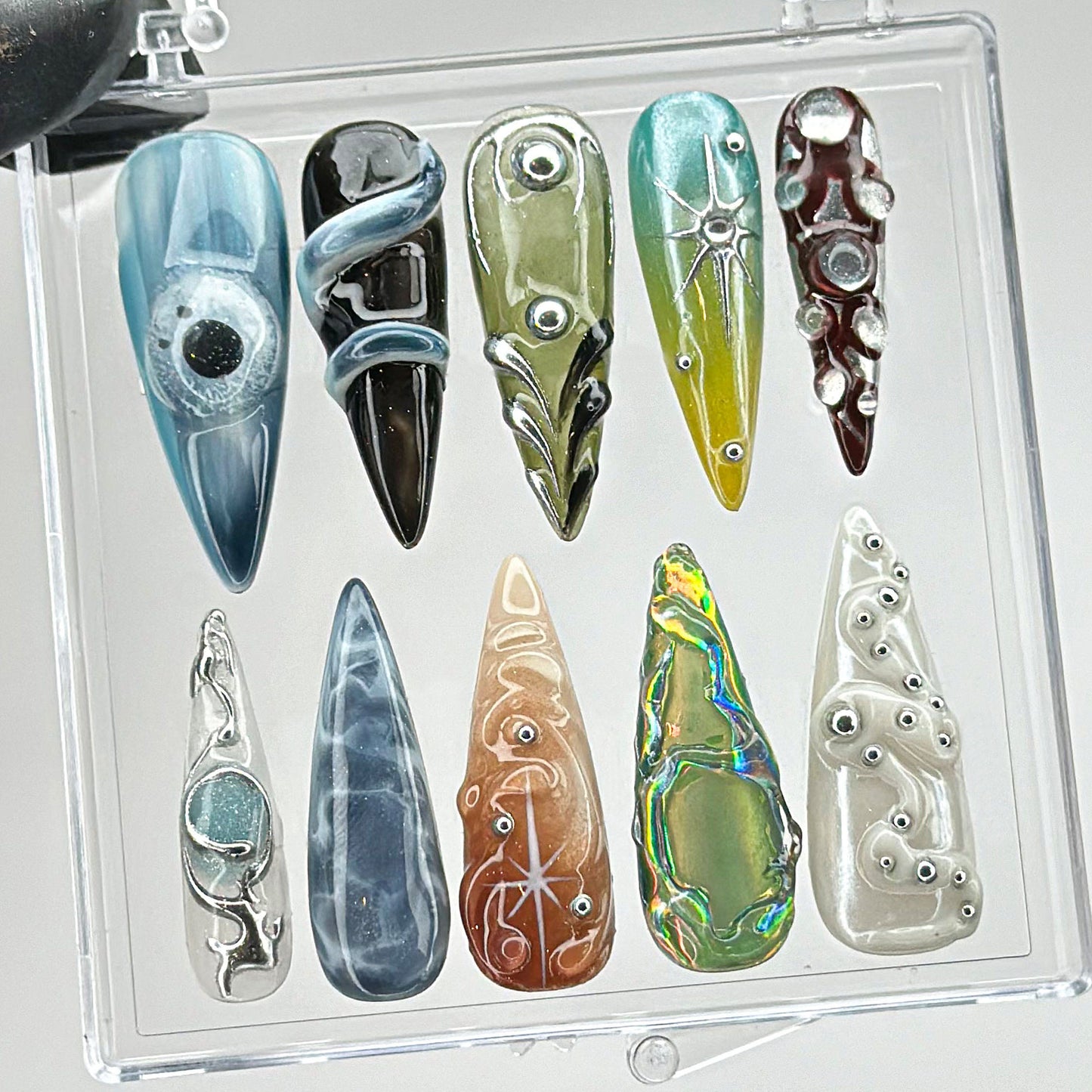 Holographic Splendor Press On Nails