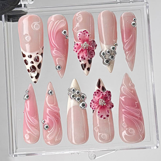 Leopard French Tips Press-On Nails with Wild Elegance.