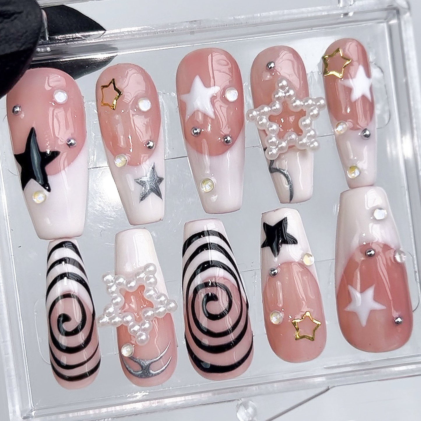 Pink Press-On Nails with Soft Elegance.