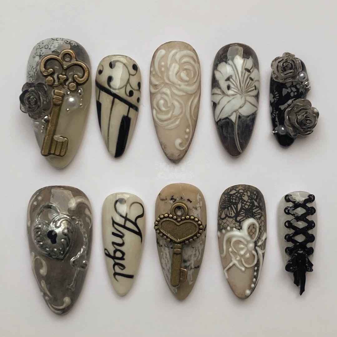 Vintage Angel Press-On Nails with Roses, Keys, and Lace Details